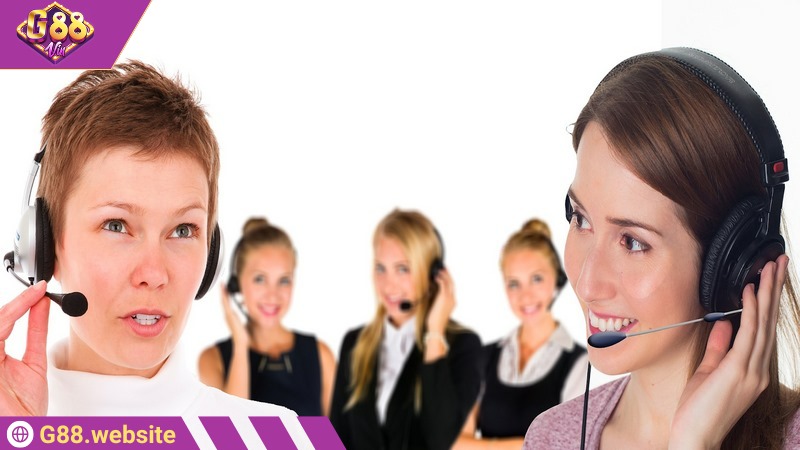 Các tư vấn viên trực tổng đài luôn túc trực 24/7